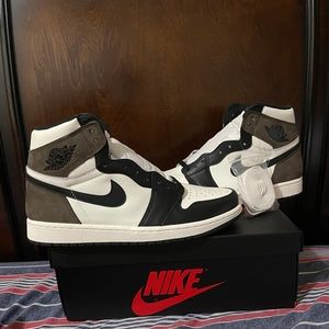 Nike Air Jordan 1 Mocha DS OG All Size 9.5